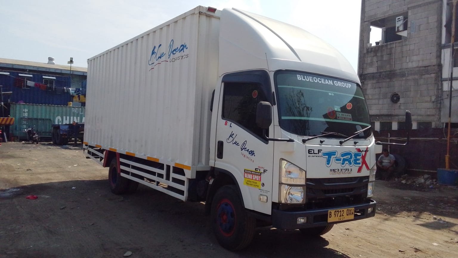 Truk Sedang